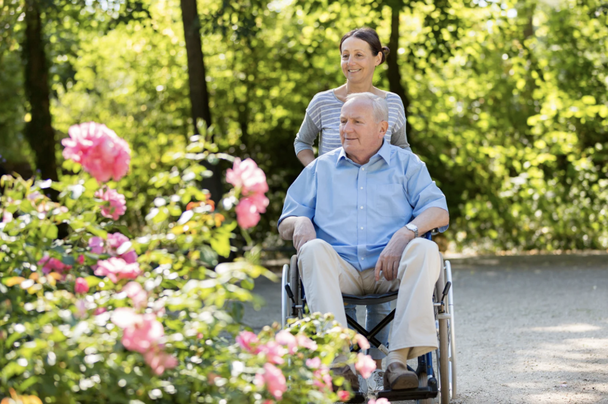 Supporting Cognitive Health in Assisted Living | Courtyard Manor